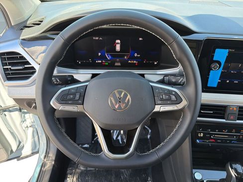 New 2026 Volkswagen Taos SE AWD/4WD image 18