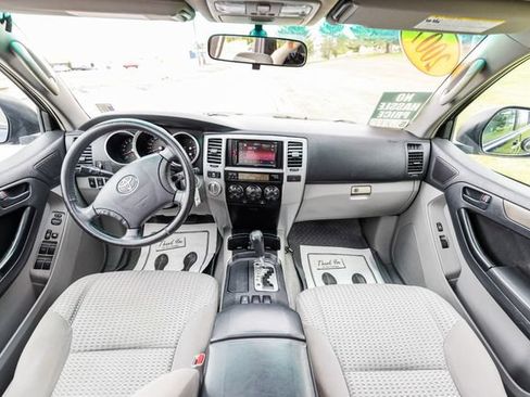Used 2007 Toyota 4Runner SR5 AWD/4WD image 15