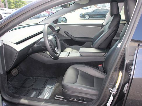 Used 2025 Tesla Model 3 Long Range RWD image 9