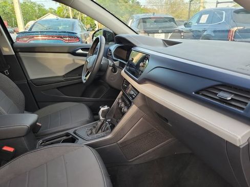 Used 2024 Volkswagen Taos SE FWD image 33