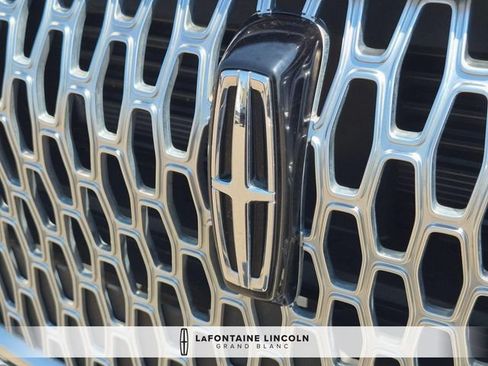 Certified 2023 Lincoln Corsair AWD w/ Towing Package image 9