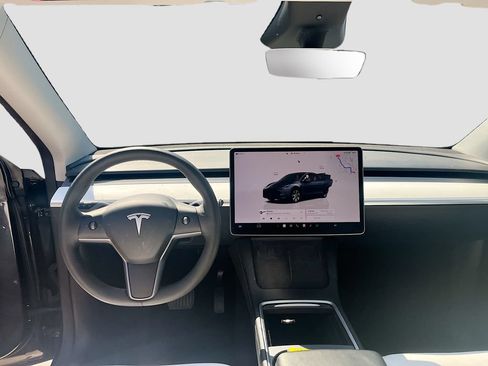 Used 2024 Tesla Model Y Long Range RWD image 23