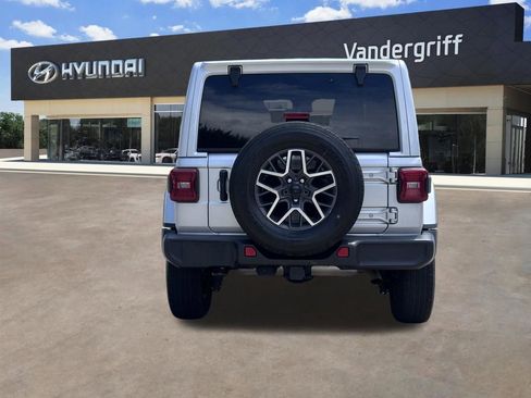 Used 2024 Jeep Wrangler Unlimited Sahara AWD/4WD image 11
