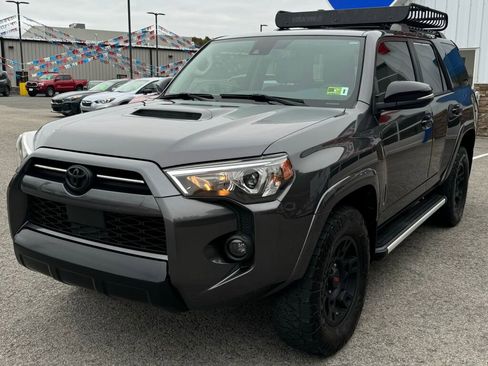 Used 2021 Toyota 4Runner Venture w/ Moonroof Package image 3