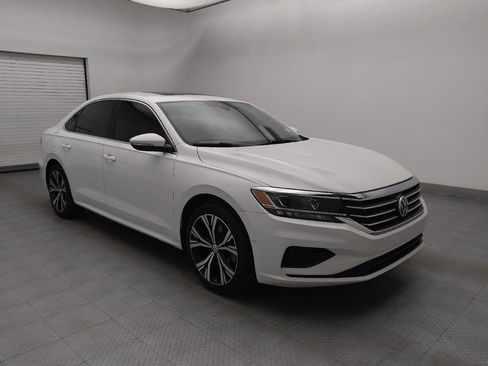 Used 2020 Volkswagen Passat 2.0T SEL FWD image 11