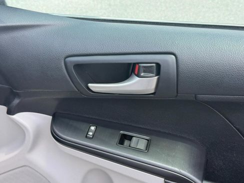 Used 2012 Toyota Camry LE FWD image 22