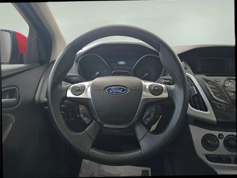 Used 2012 Ford Focus SE FWD image 13