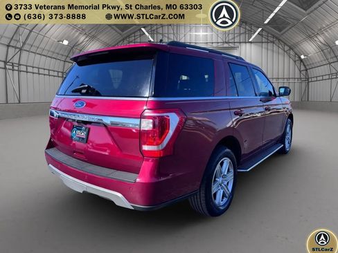 Used 2019 Ford Expedition XLT w/ Equipment Group 202A AWD/4WD image 3