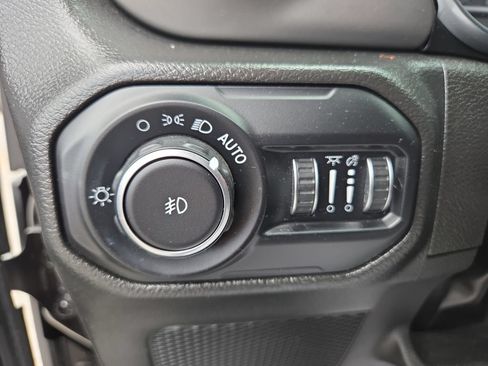 Used 2022 Jeep Wrangler Unlimited Sport AWD/4WD image 33