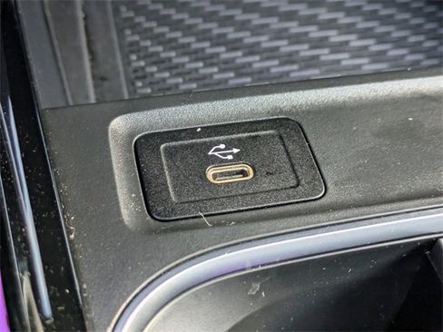 Used 2025 Mercedes-Benz GLB 250 image 17