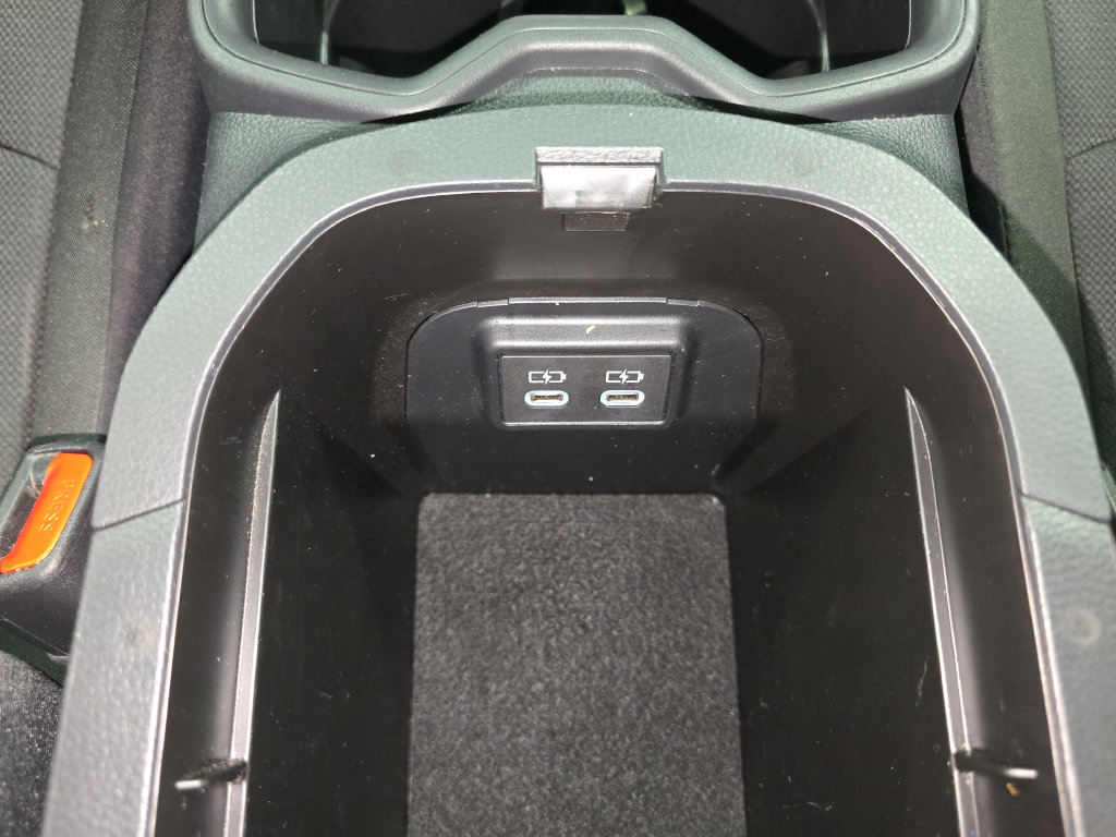 Used 2025 Toyota RAV4 XLE AWD/4WD image 32