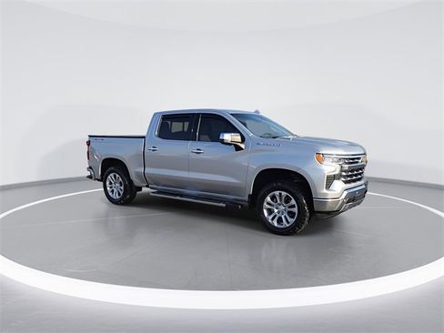 Used 2022 Chevrolet Silverado 1500 LTZ w/ LTZ Premium Package image 2