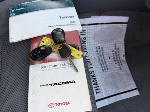 Used 2009 Toyota Tacoma PreRunner image 18