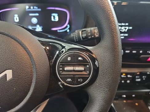 Certified 2023 Kia Soul S image 18