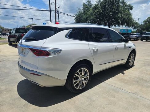 Used 2024 Buick Enclave Essence w/ Experience Buick Package FWD image 6