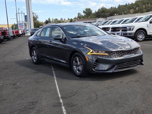 Used 2022 Kia K5 LXS FWD image 3