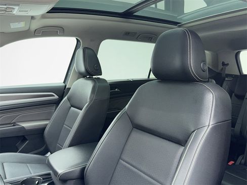 Used 2023 Volkswagen Atlas SE w/ Panoramic Sunroof Package image 33