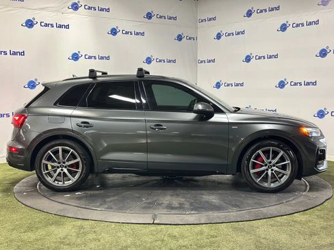Used 2024 Audi Q5 e Premium Plus w/ Premium Plus Package image 3