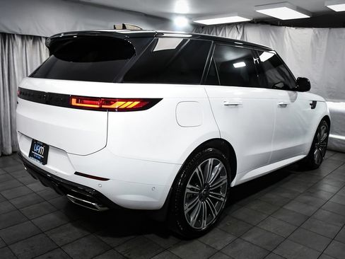 Used 2025 Land Rover Range Rover Sport Dynamic SE AWD/4WD image 6