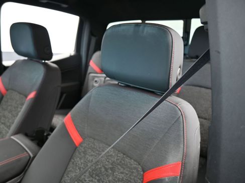 Used 2023 Chevrolet Colorado Z71 image 16