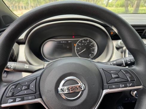 Used 2019 Nissan Kicks SV image 34