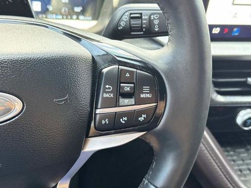 Certified 2025 Ford Explorer Platinum RWD image 11