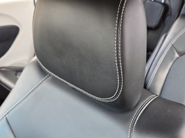Certified 2024 Chrysler Pacifica Touring-L FWD image 15