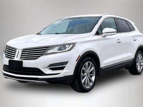 Used 2017 Lincoln MKC Select image 2
