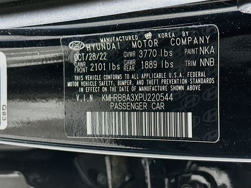 Used 2023 Hyundai Venue SE w/ Cargo Package FWD image 12