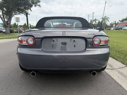 Used 2006 MAZDA MX-5 Miata Grand Touring RWD image 4