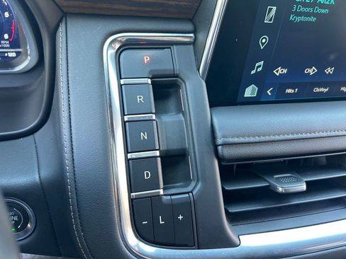 Used 2023 Chevrolet Tahoe High Country AWD/4WD image 36
