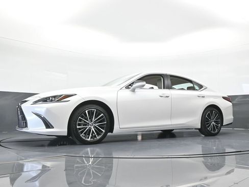 Used 2025 Lexus ES 350 w/ Premium Package FWD image 57