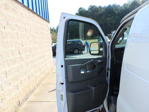 Used 2019 Chevrolet Express 2500 image 14