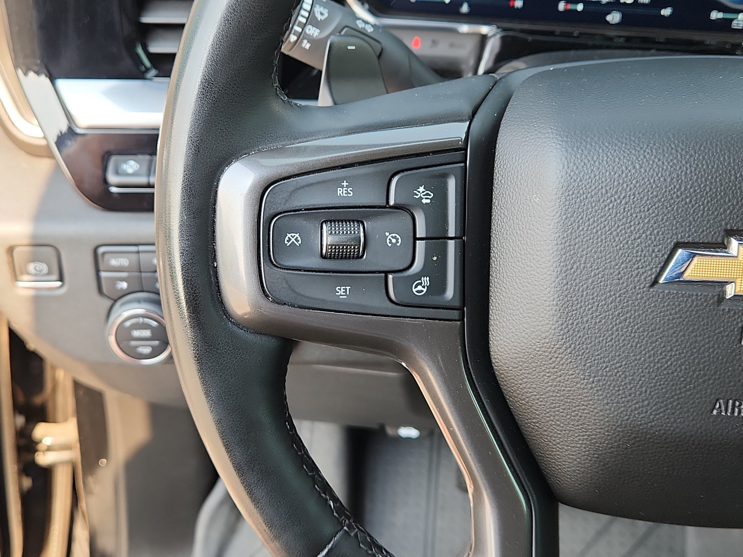 Used 2023 Chevrolet Silverado 1500 High Country w/ High Country Premium Package AWD/4WD image 16