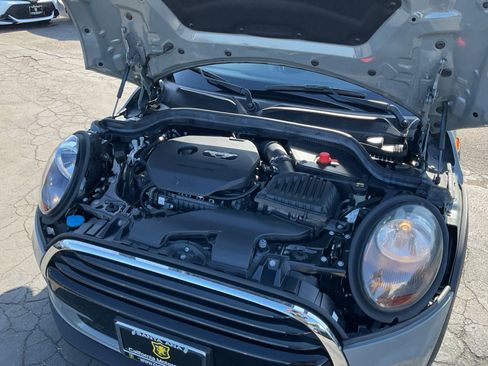 Used 2019 MINI Cooper 4-Door Hardtop w/ Storage Package FWD image 23