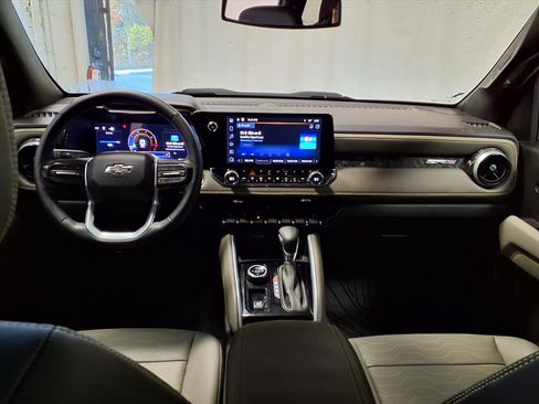 Used 2025 Chevrolet Colorado ZR2 image 11