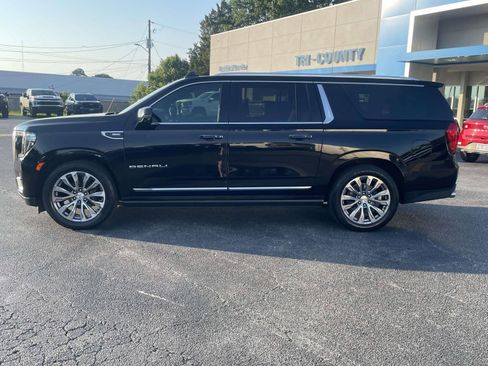 Used 2021 GMC Yukon XL Denali w/ Denali Ultimate Package AWD/4WD image 6