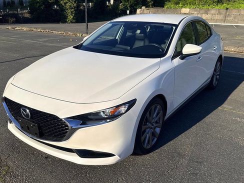 Used 2019 MAZDA MAZDA3 Sedan FWD image 11