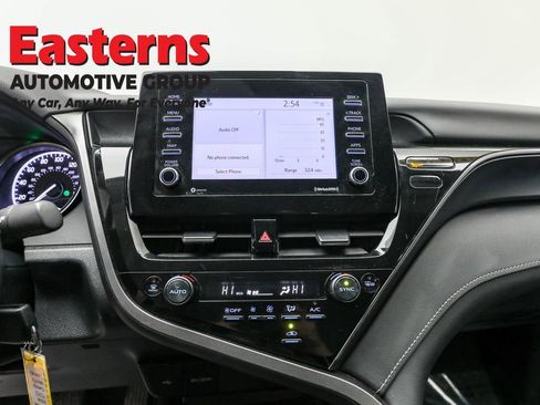 Used 2024 Toyota Camry SE image 12