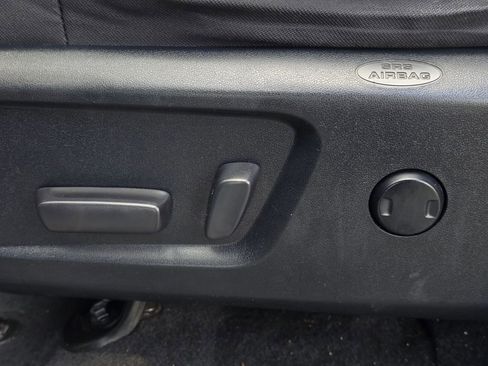 Used 2019 Toyota Tundra SR5 w/ SR5 Upgrade Package AWD/4WD image 23