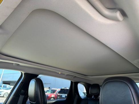 Used 2019 Jeep Cherokee Latitude Plus w/ Comfort/Convenience Group AWD/4WD image 20