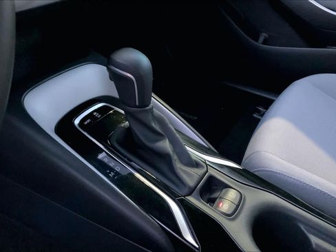 Used 2022 Toyota Corolla SE FWD image 16