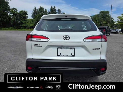 Used 2024 Toyota Corolla Cross AWD Hybrid image 5