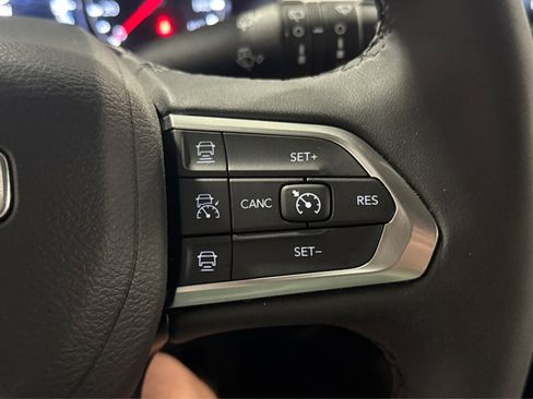 Used 2025 Jeep Compass Limited AWD/4WD image 25