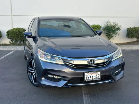 Used 2017 Honda Accord Sport image 3