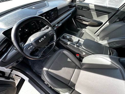 Used 2024 Kia EV9 Light Long Range RWD image 16