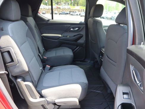 Used 2023 Chevrolet Traverse LT w/ Midnight/Sport Edition FWD image 19