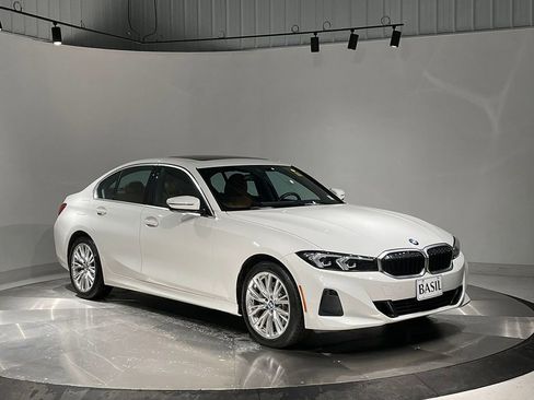 Used 2023 BMW 330i xDrive 330i xDrive w/ Convenience Package image 37