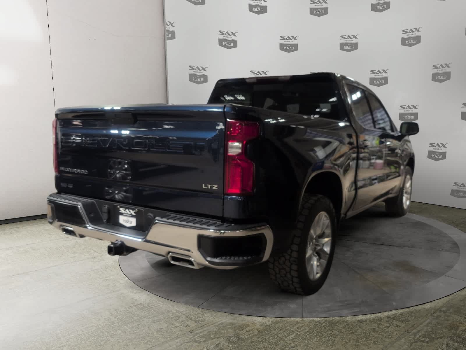 Used 2020 Chevrolet Silverado 1500 LTZ AWD/4WD image 5