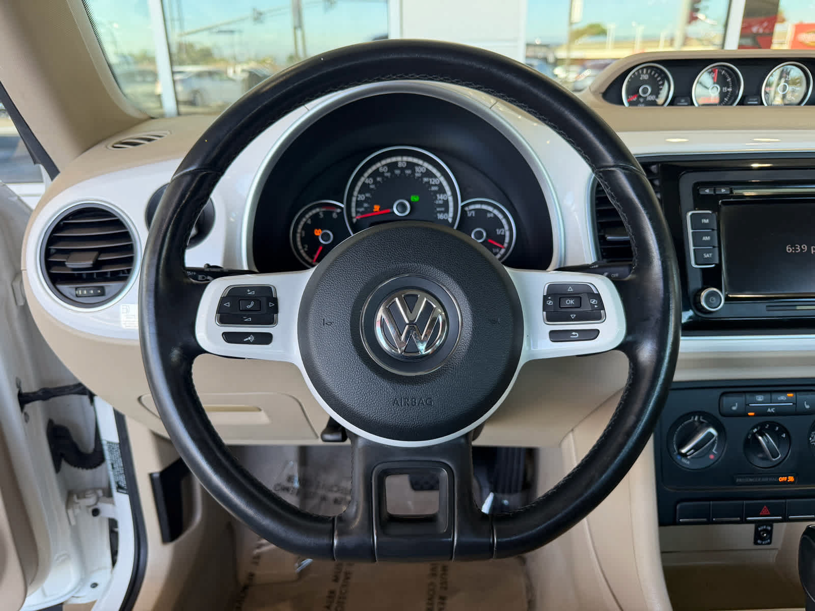 Used 2013 Volkswagen Beetle TDI FWD image 20